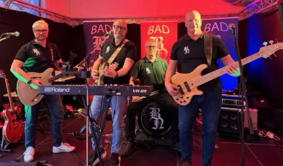 Livemusik med Bad Neighbours!